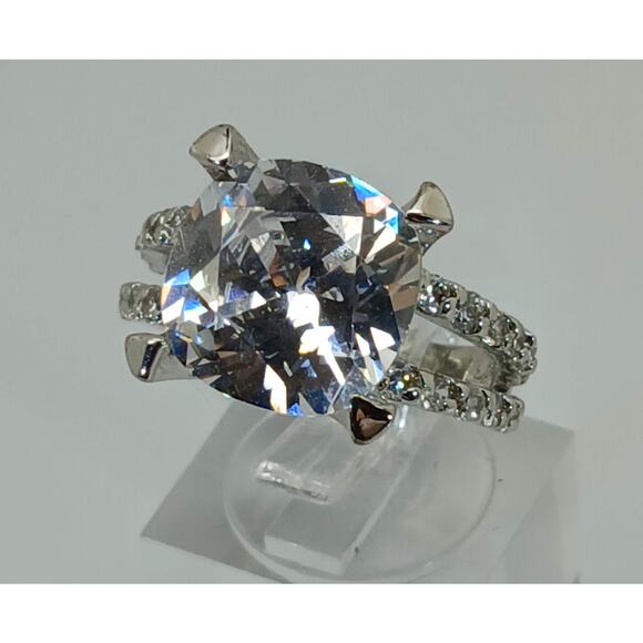 Vintage Ring Size 7 Silver Tone White Gold GP CZ Diamond Cocktail - Picture 10 of 10